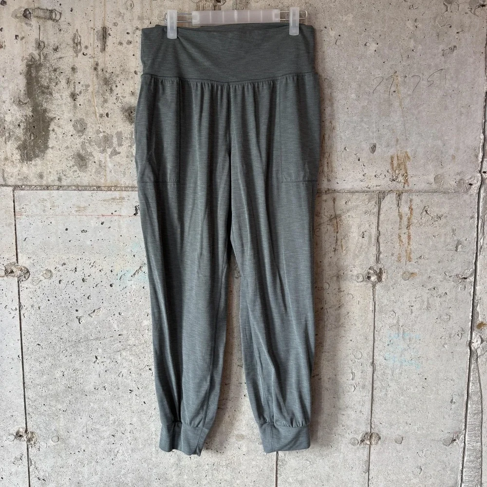 Lot of 4 Athleta Joggers Womens L Salutation High Rise Stretch Yoga Pants Camo - Picture 2 of 5